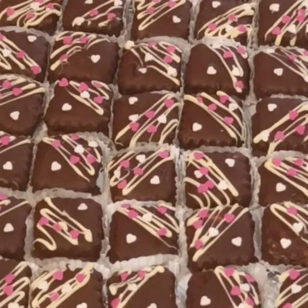 Carrés orientaux au chocolat et aux amandes